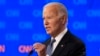 Prezidan Joe Biden pran la pawol pandan yon deba prezidansyel ke CNN oganize kont kandida prezidansyel Repibliken ex-Prezidan Donald Trump nan Atlanta, 27 Jyen 2024.