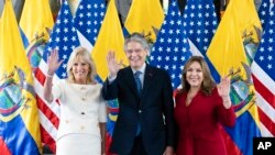 Premye Dam Jill Biden, Prezidan Ekwatoryen Guillermo Lasso ak premye dam Ekwate Mario de Lourdes Alcivar de Lasso nan Pale Carondelet la nan vil Quito, Ekwate, Jedi 19 Me, 2022. 