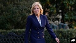 Premye Dam Jill Biden mache nan lakou Lamezonblanch la, Mekredi 11 Janvye 2023. 