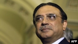 Với Tu chính án vừa được Quốc hội thông qua, Tổng thống Asif Ali Zardari sẽ là nguyên thủ quốc gia có vai trò tượng trưng