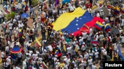 Anti-Maduro protests spread as Venezuelan opposition says he stole vote, in Maracaibo