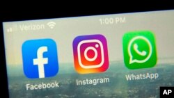 Applikasyon mobil pou Facebook, Instagram ak WhatsApp. 