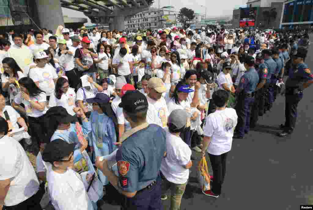 Philippines huy động một lực lượng an ninh lên tới 50.000 người để bảo vệ Đức Giáo Hoàng Francis.